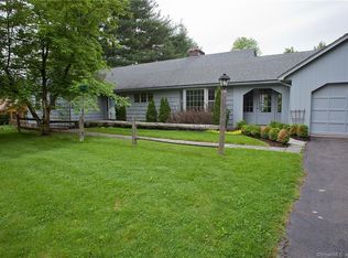17 Bidwell Pkwy, Bloomfield, CT 06002