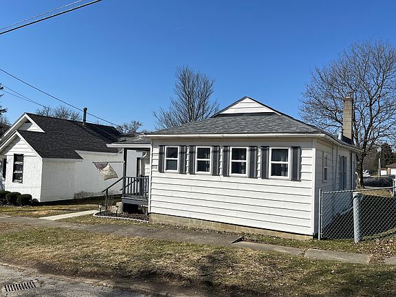 4th image of 313 N 4th St