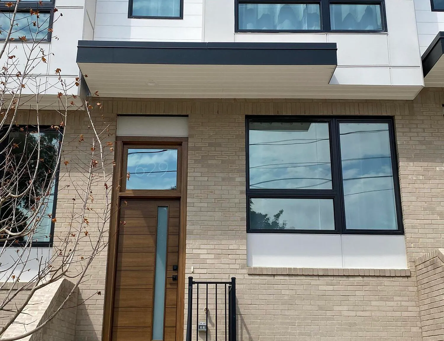 2 bed, 2.5 bath, 1700 sqft, $4,000 — Photo 2