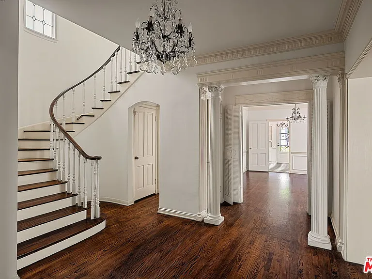 1063 Selby Ave — Photo 8