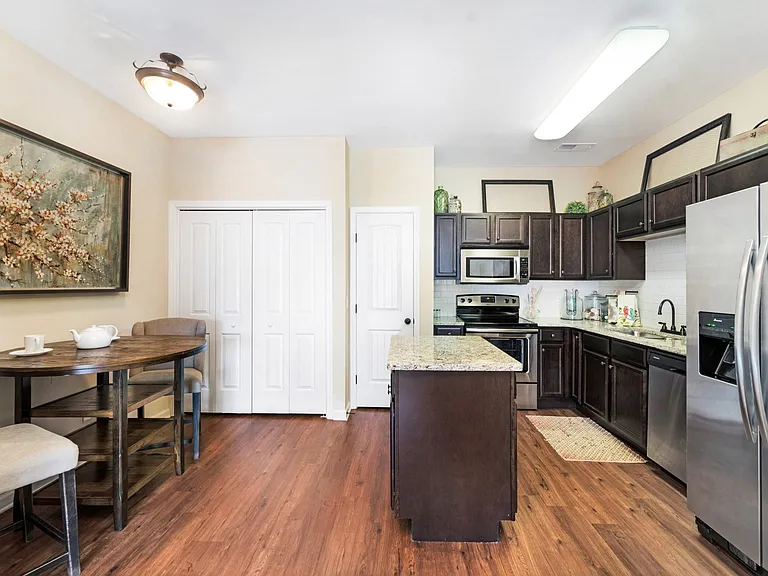 Waverly - 2 Bed / 2 Bath - 1,108 Sq.Ft.