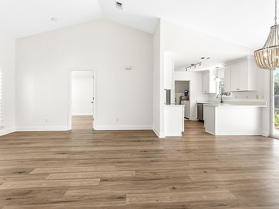 3rd image of 60 Ash St