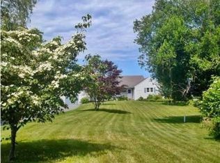 9 Canary St, Sandwich, MA 02563