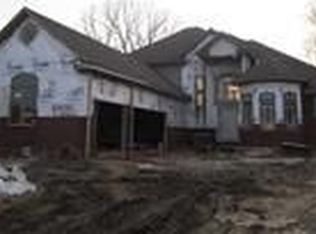 49689 Briar Pointe Dr, Macomb, MI 48044