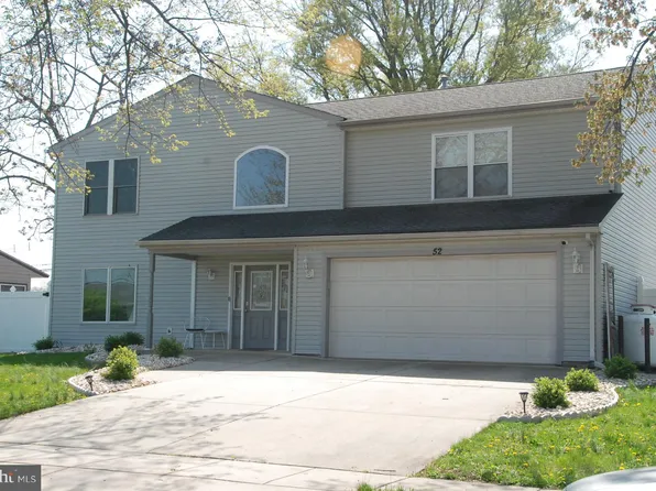52 Crimson King Ln, Levittown, PA 19055
