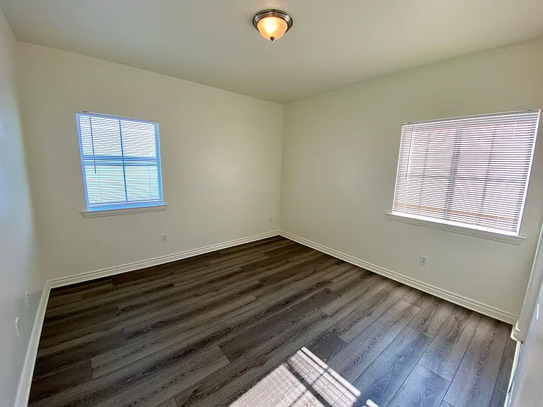 14426 Beckner St — Photo 10