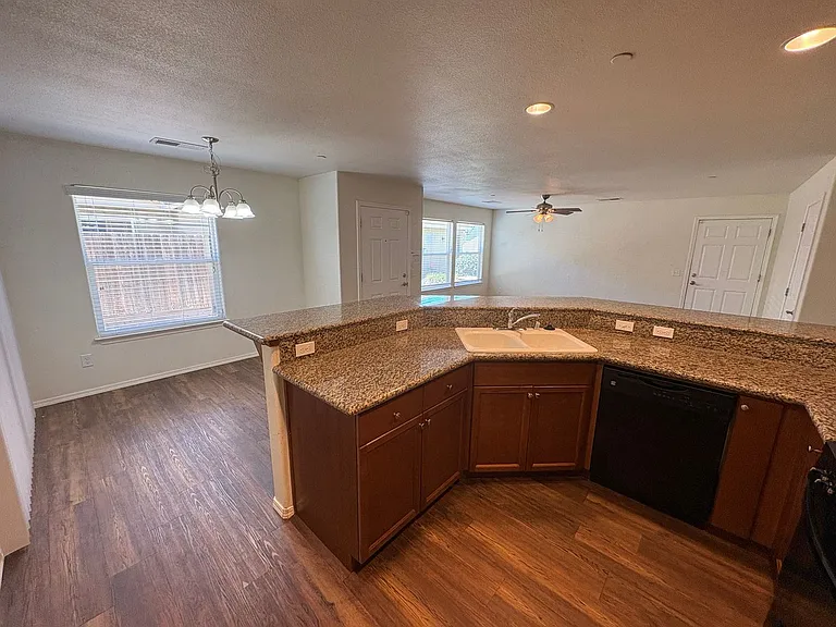 2111 Bella Oaks Dr — Photo 19
