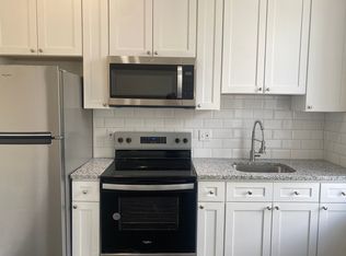 2226 Spruce St #2A, Philadelphia, PA 19103