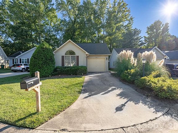 4th image of 5935 Crape Myrtle Ln