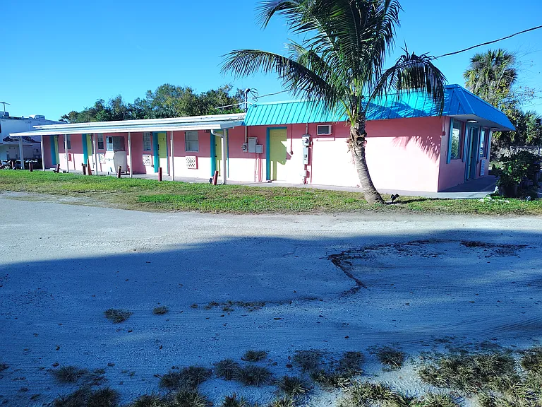 1422 US Highway 441 SE — Photo 2