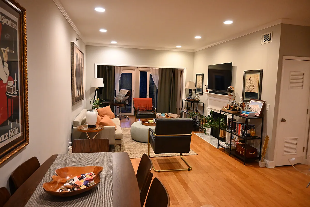 Living room with functional gas fireplace - 2921 Lenox Rd NE #407