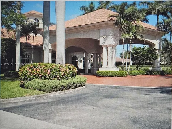 7983 NW 18th Ct, Hollywood, FL 33024