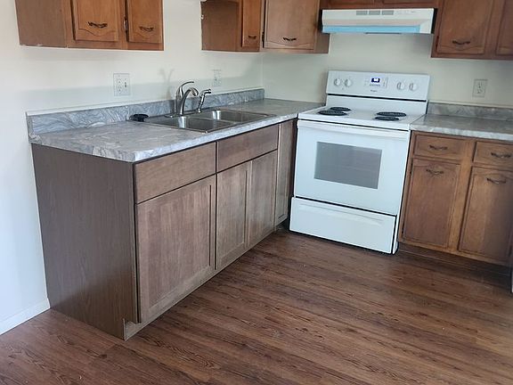 2nd image of 1124 Lake Forest Dr #A-c