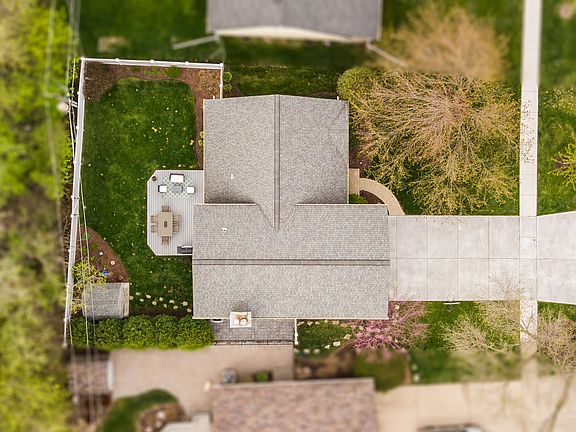 4th image of 808 Redwood Ln