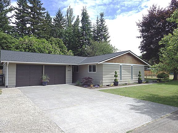 3rd image of 8009 38th Dr NE