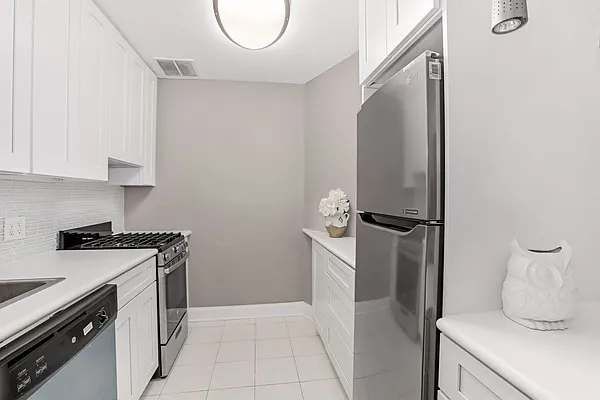 Sold by Douglas Elliman | media 4