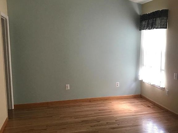 Bedroom (Master)