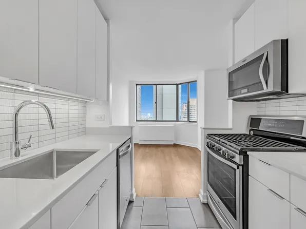 77 West 24th Street image 10 of 25
