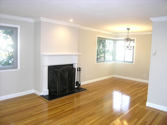 2nd image of 329 Waverley St