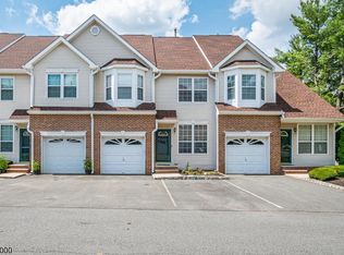 10 Saddle Ct, Somerset, NJ 08873