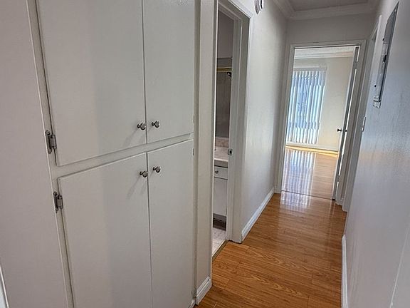 5th image of 6126 Fulton Ave APT 15