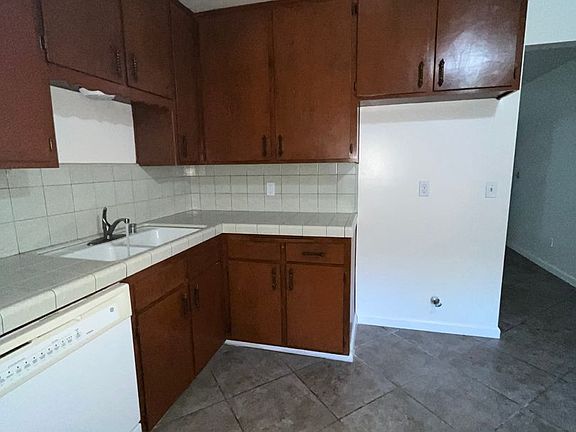4th image of 733 S County Center Dr #3143-C