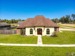 12813 Ruby Lake Dr, Walker, LA 70785