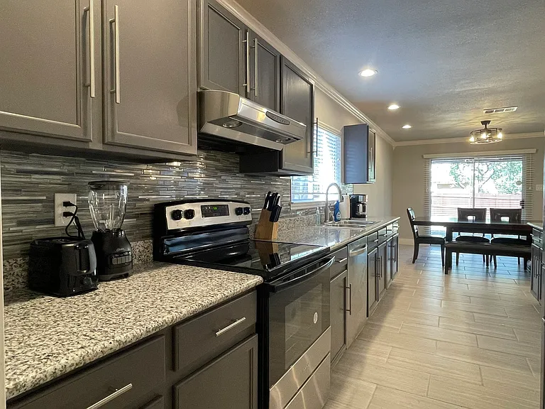 21938 Legend Point Dr — Photo 154