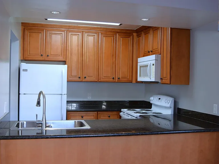 Normandy Park Apartments — Photo 12