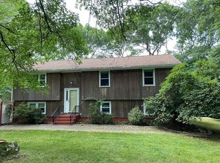 185 White Horn Dr, Kingston, RI 02881
