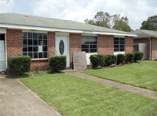 2504 Elizabeth Ct, Violet, LA 70092