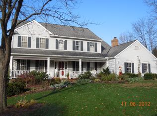 175 Senlac Hills Dr, Chagrin Falls, OH 44022