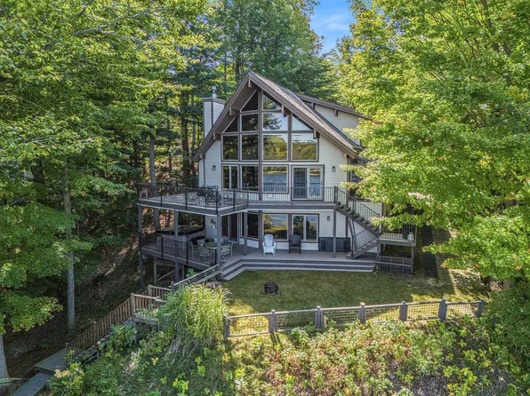 6218 N Loggers Ln, Ludington, MI 49431