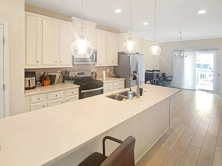 8807 Merriweather Ln — Photo 4