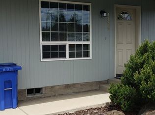 1625 Rolling Hills Rd, Roseburg, OR 97471