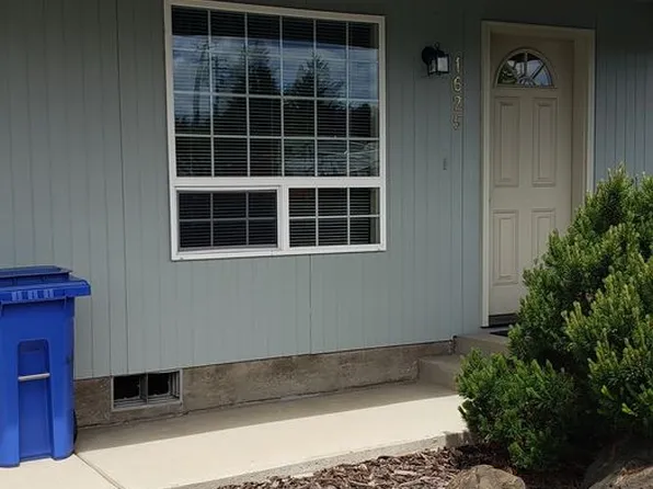 1625 Rolling Hills Rd, Roseburg, OR 97471