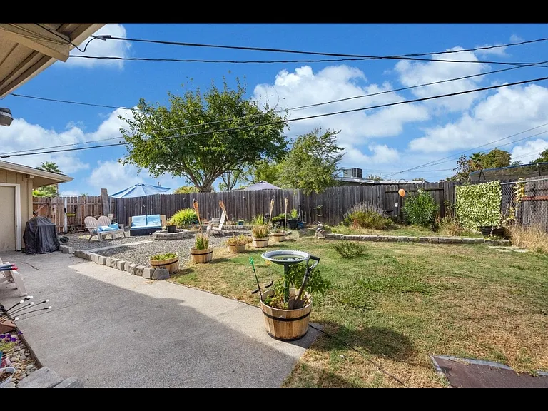 6500 Brock Dr — Photo 16