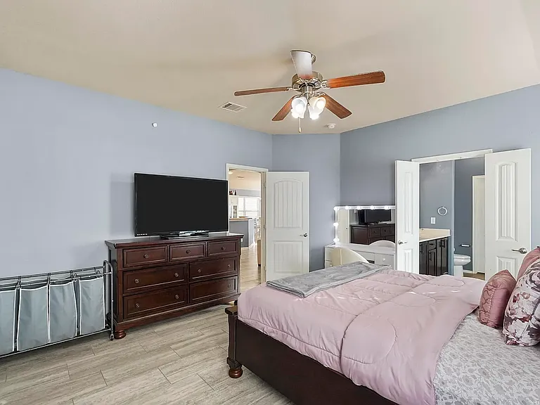 1320 Riviera Dr — Photo 13