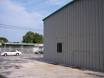 5th image of 602 Church St