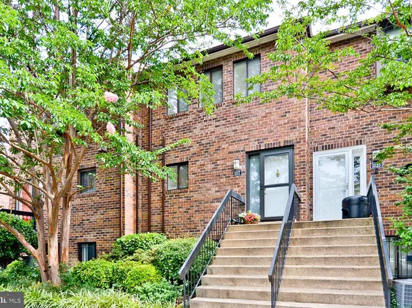 1027 Quincy St NE #1027, Washington, DC 20017