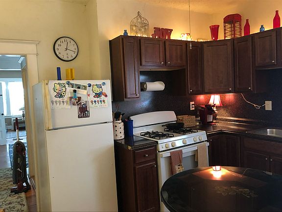 3rd image of 505 Pawling Ave