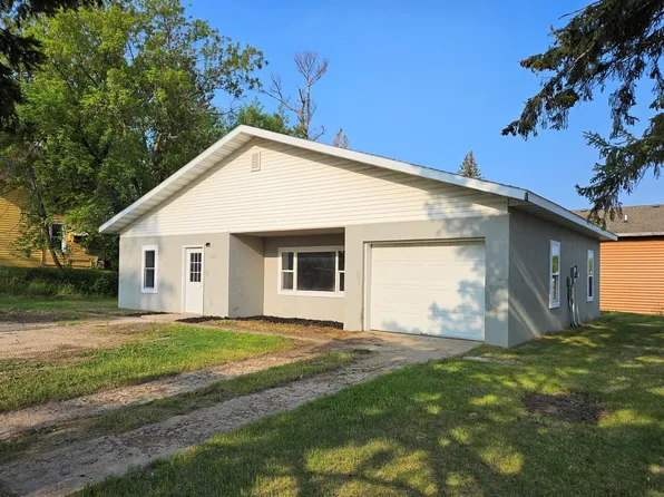 13 Oak Ave SW, Bagley, MN 56621