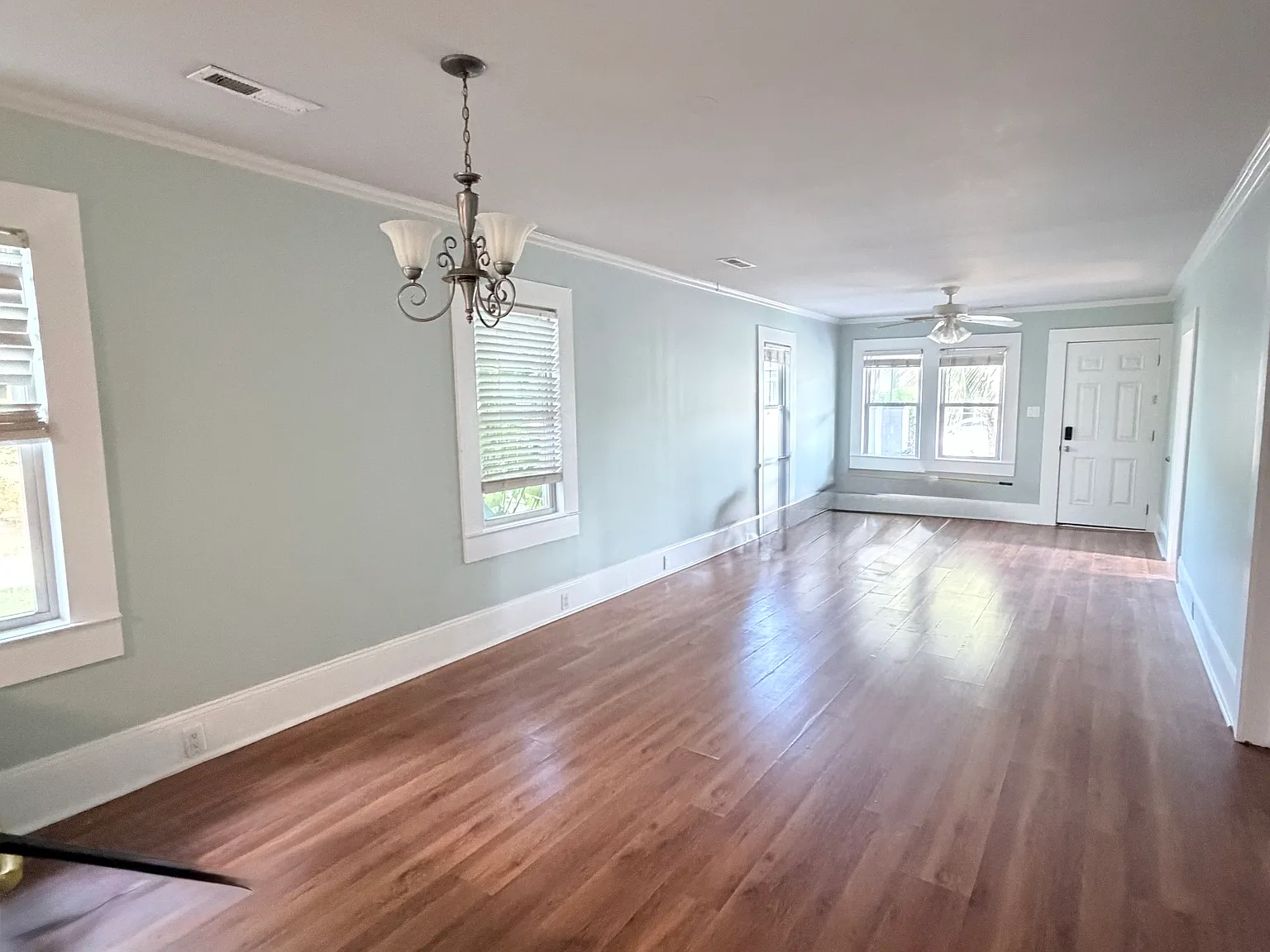 3 bed, 1168 sqft, $2,100 — Photo 4