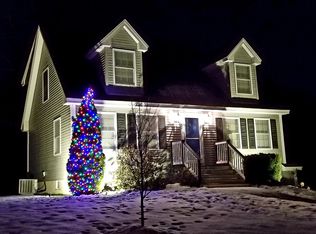 53 Hawthorne Cir, Somersworth, NH 03878