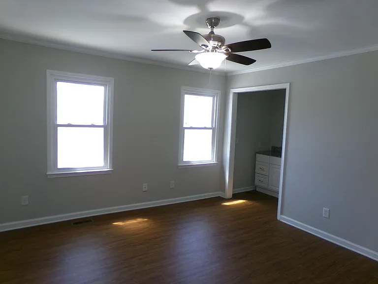 3915 B Valley Ct — Photo 14