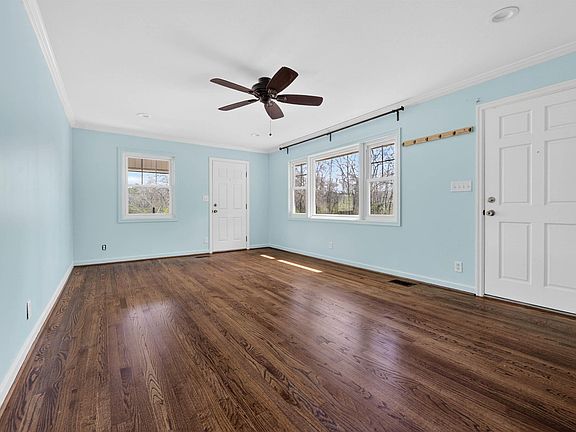 5th image of 220 Gate 8 Rd