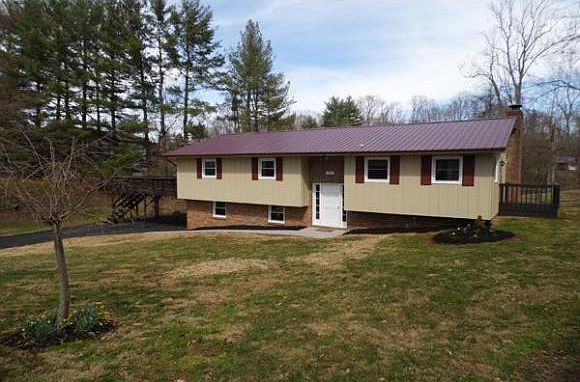 1st image of 204 Laurie Ave