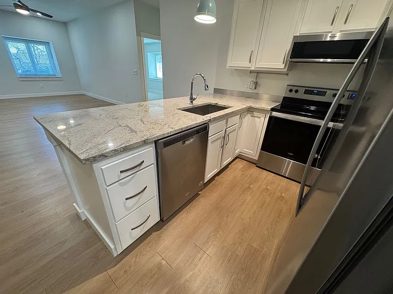 MAIN STREET TIMES LLC - 319 MAIN STREET APARTMENTS — Photo 9