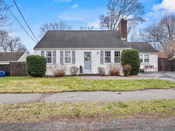 36 Lawnview Dr, Braintree, MA 02184