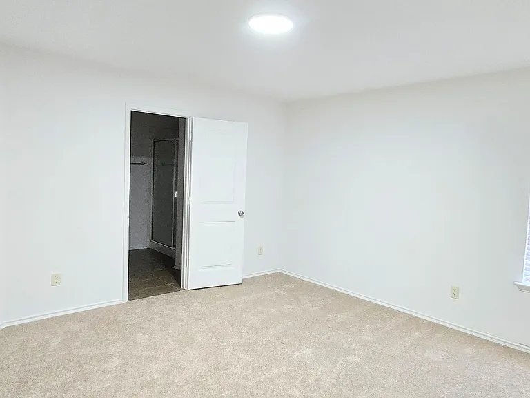 319 Elam Dr — Photo 7